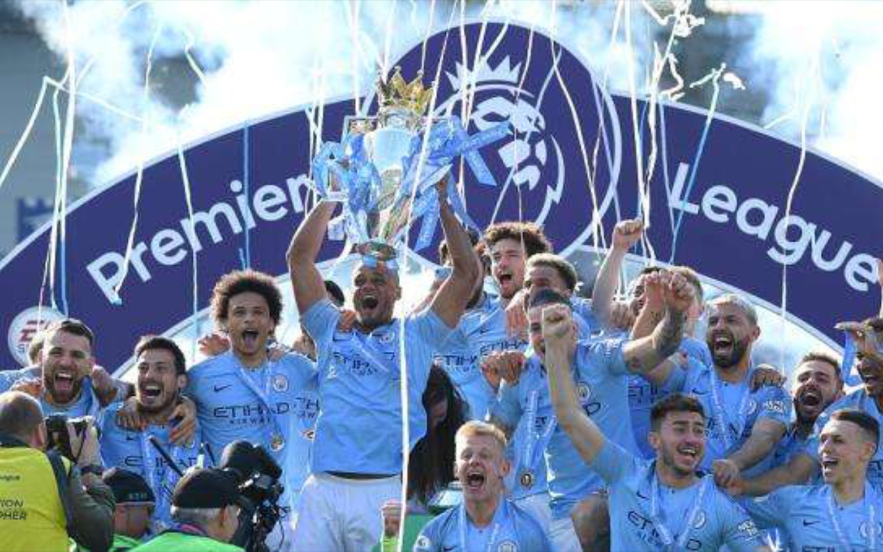 子的左手天 子的左手天